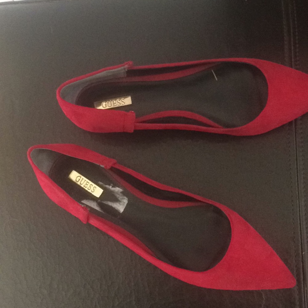 Guess New Red 9 Suede Pointy Flats - Picture 1 of 6